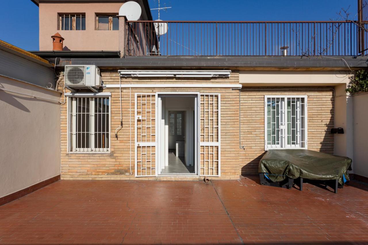 Amazing Terrace In Milan- Studi